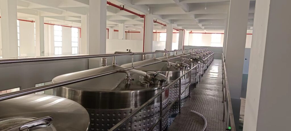 Quá trình pha rượu vang đỏ khô