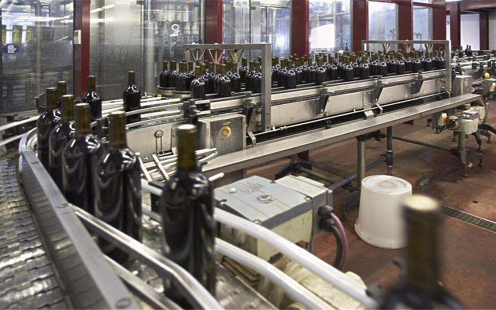 Nhà máy chế biến rượu vang hoàn toàn tự động